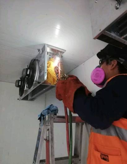 Equipos de refrigeración comercial instalados por CEELE CORP
